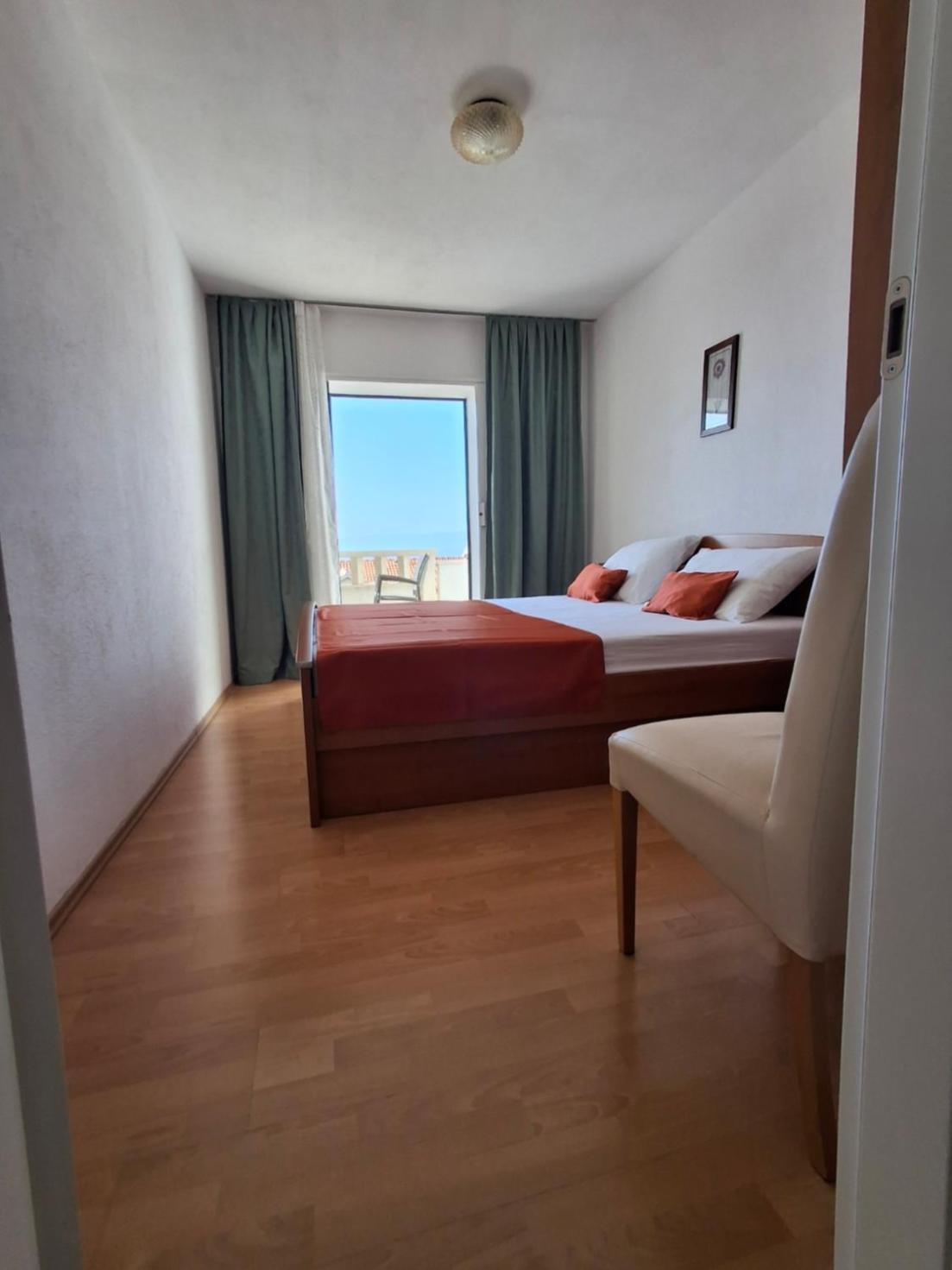 Apartment Irena Bol Bagian luar foto